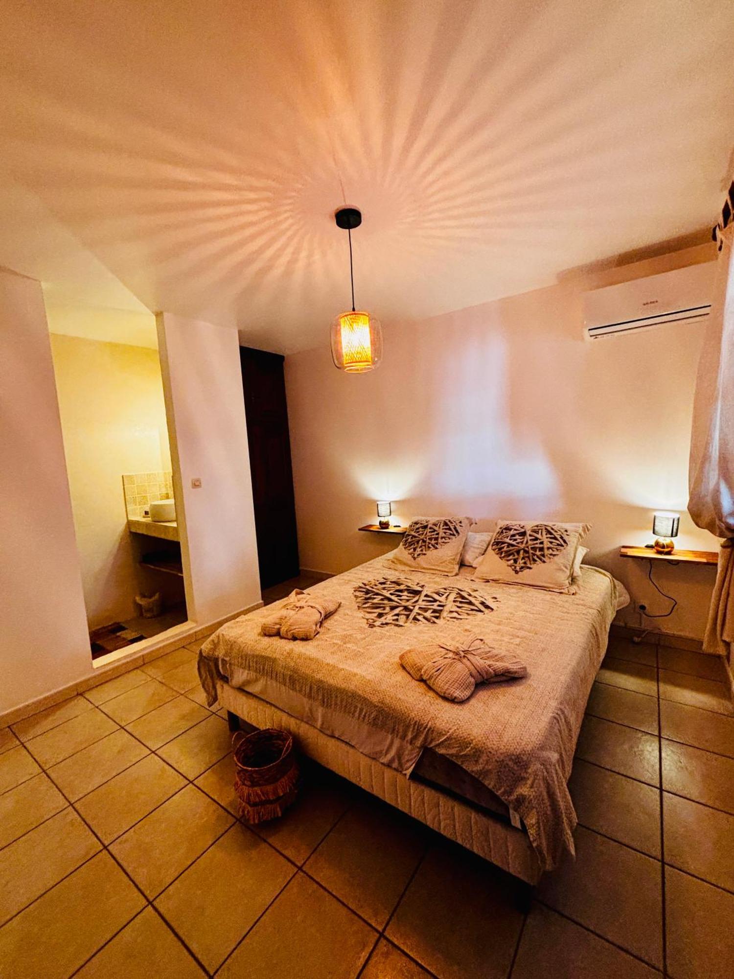 Cocon Romantique La Saline Les Bains Exterior photo