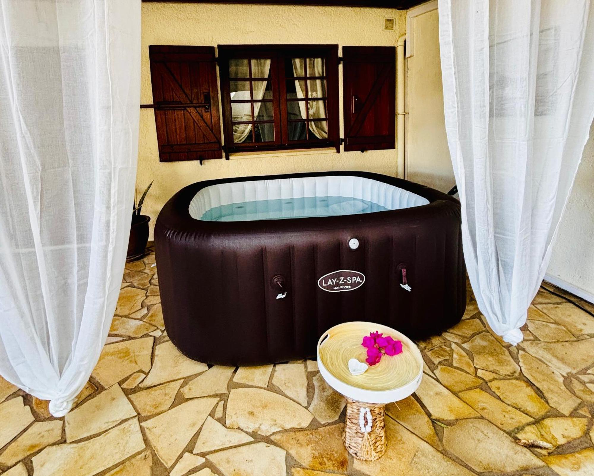 Cocon Romantique La Saline Les Bains Exterior photo